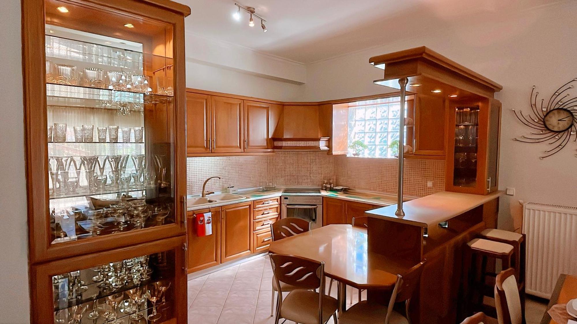 Apartment Garden House Nea Karvali