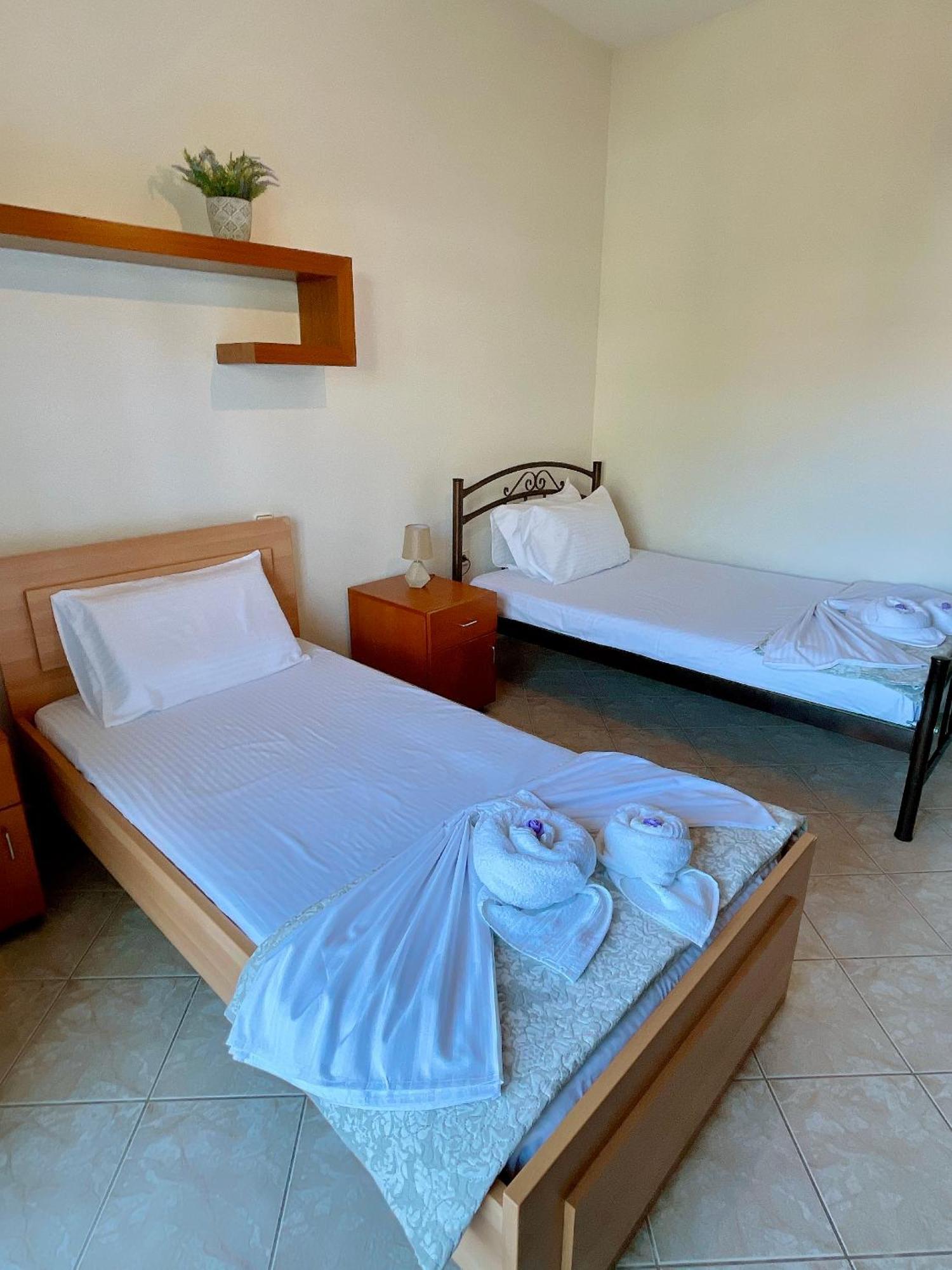 Apartment Garden House Nea Karvali